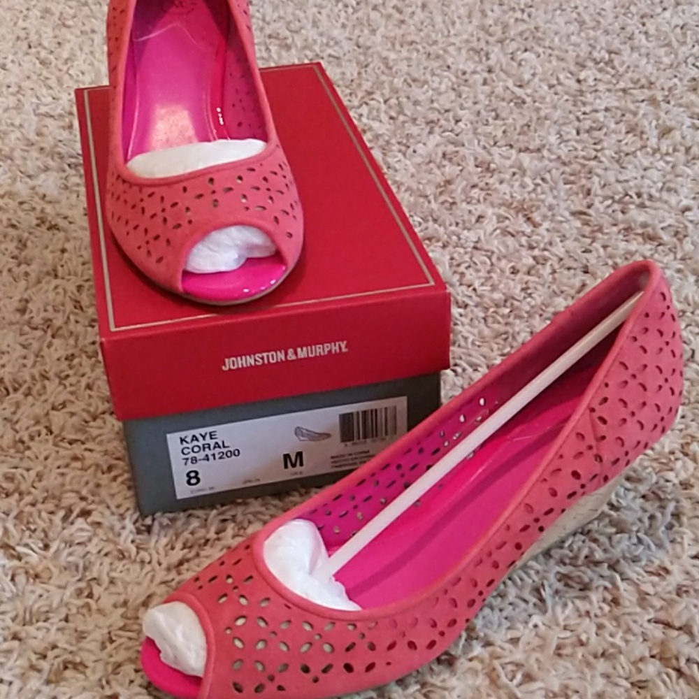 NWT Coral Suade Peeptoe Wedges